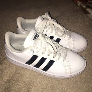 Adidas Advantage Striped Sneakers